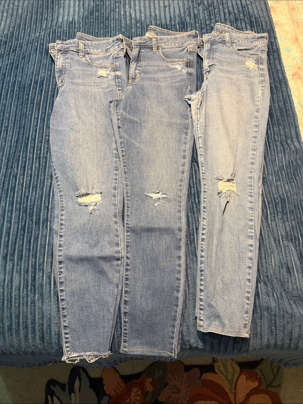 GAP Women's Light Blue Distressed Jeggings - Slim Fit
